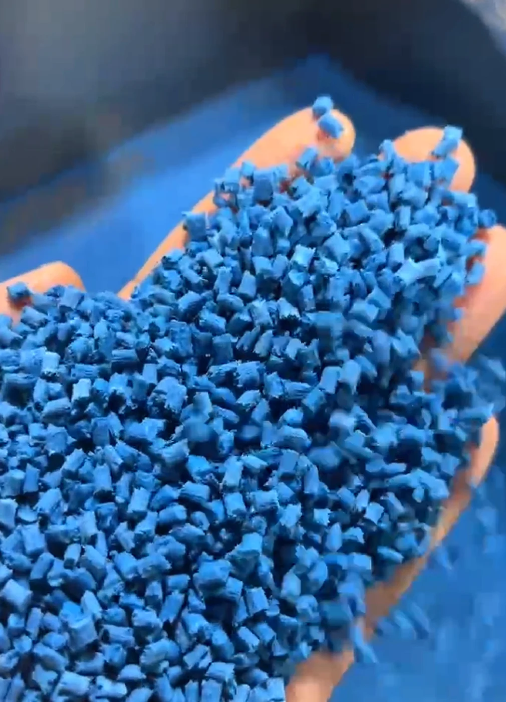 DGK-PA6 KJD789R-G30F colorable flame-retardant antistatic PA6 pellets