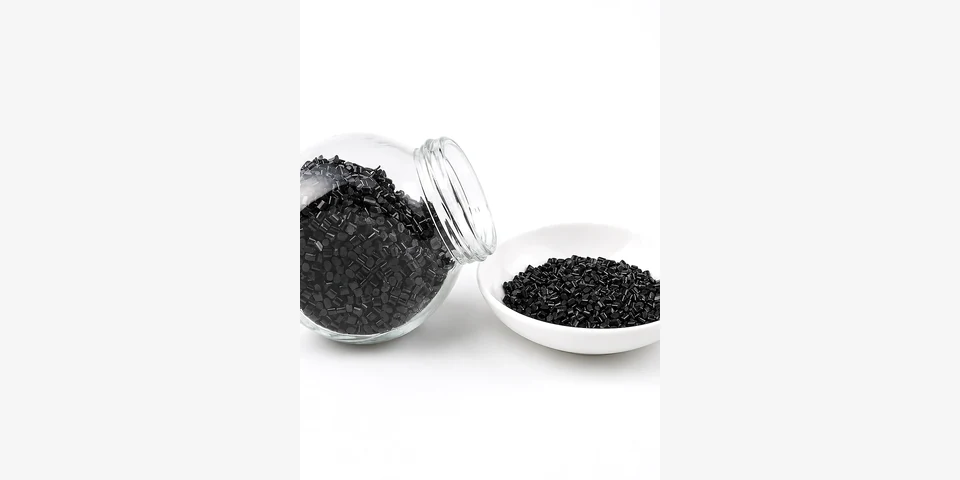 Imagen de producto local de pellets PP conductores negros DGK-PP DD4-5A-JC utilizados como referencia de compuesto conductor de negro de carbono